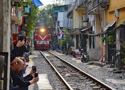 ادامه سختگیری ها در خصوص خیابان قطار معروف هانوی