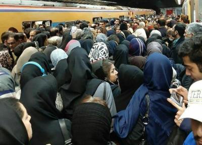 خبرنگاران ورود دستفروشان به مترو ممنوع شد
