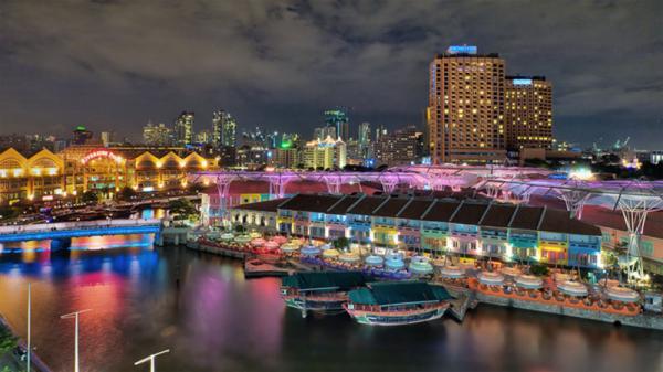 تور ارزان سنگاپور: سنگاپور با زندگی شبانه در اسکله کلارک