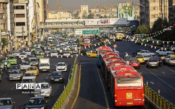 برای محاسبه نرخ عوارض محدوده های ترافیکی به سامانه تهران من مراجعه کنید