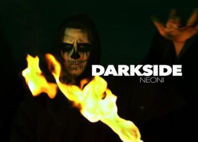 متن و ترجمه آهنگ Darkside از NEONI